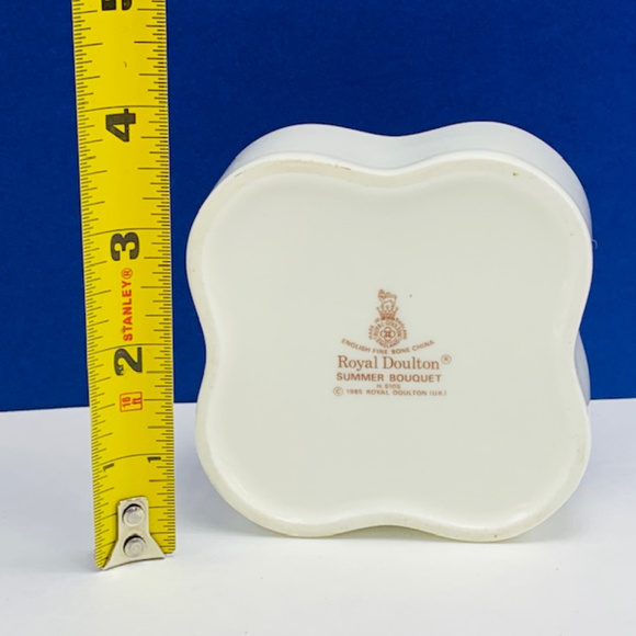 Royal Doulton Summer Bouquet jewelry box England - Picture 2 of 3